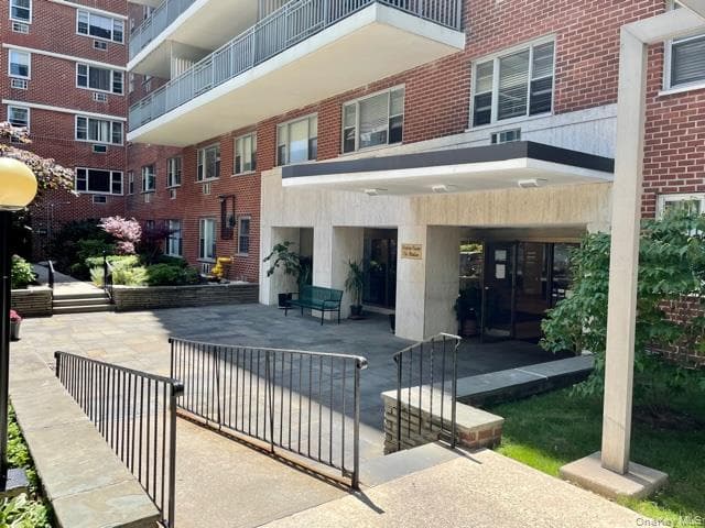 52-30 39 Drive Unit: 3J, Woodside