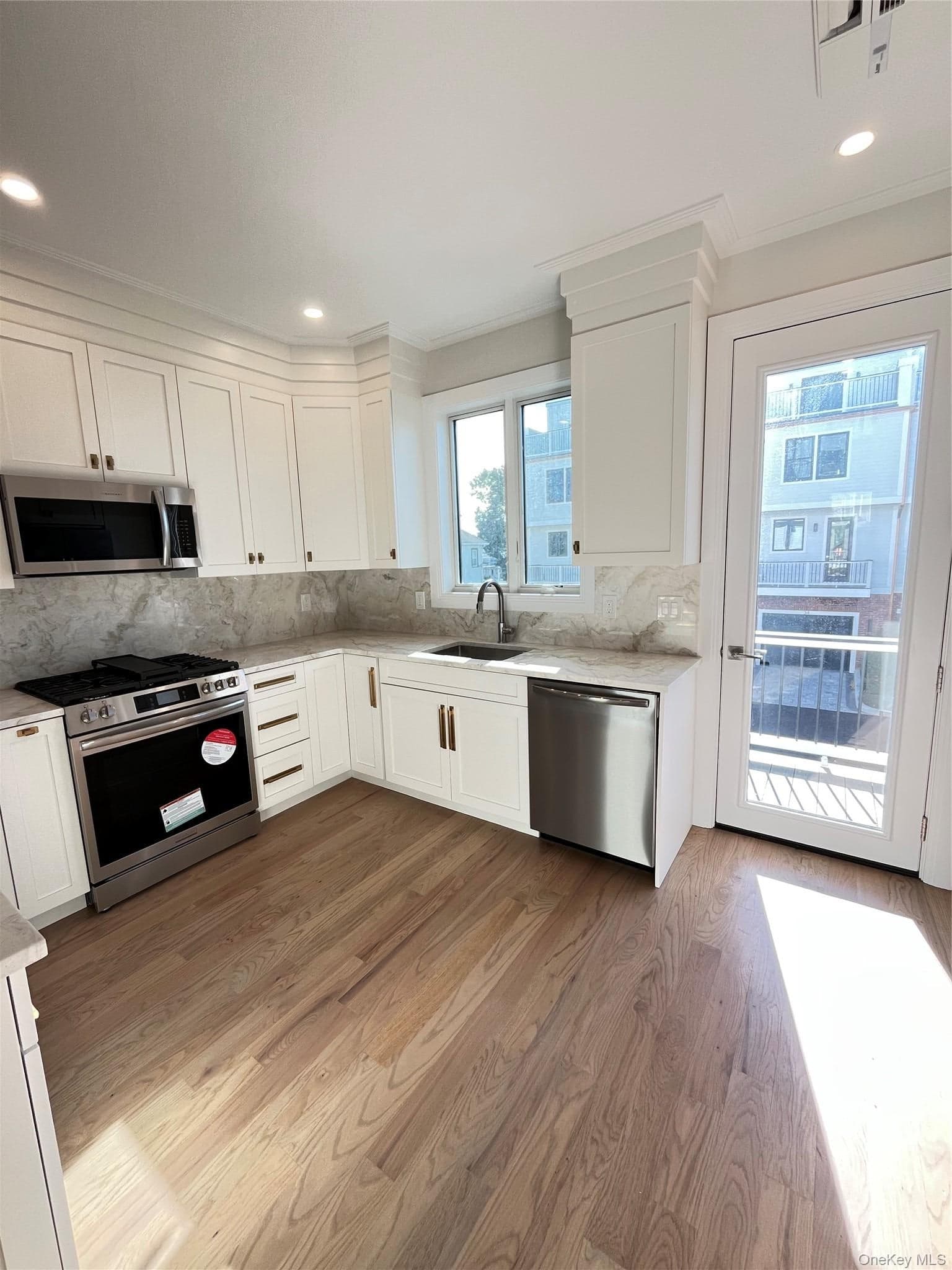 40 Andrews Lane thumbnail 8