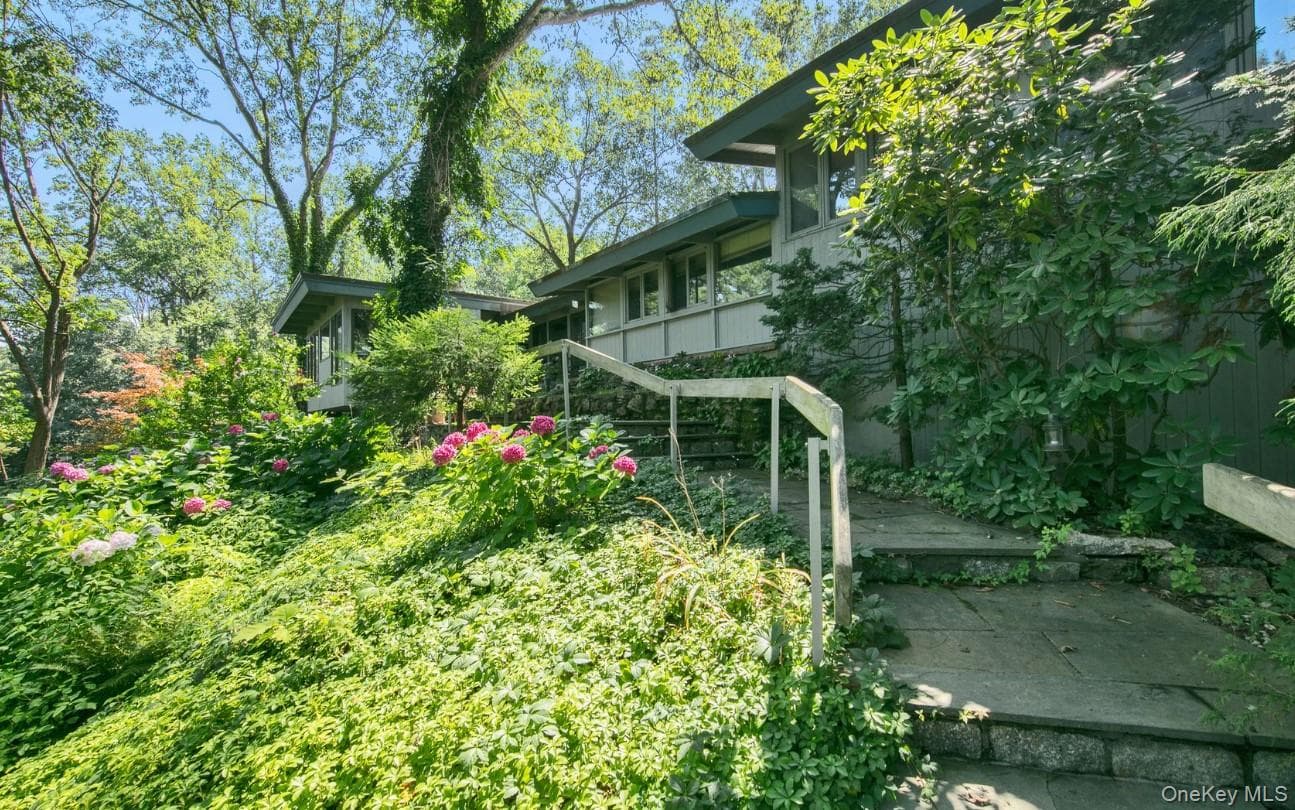 35 Saxon Woods RD thumbnail 8