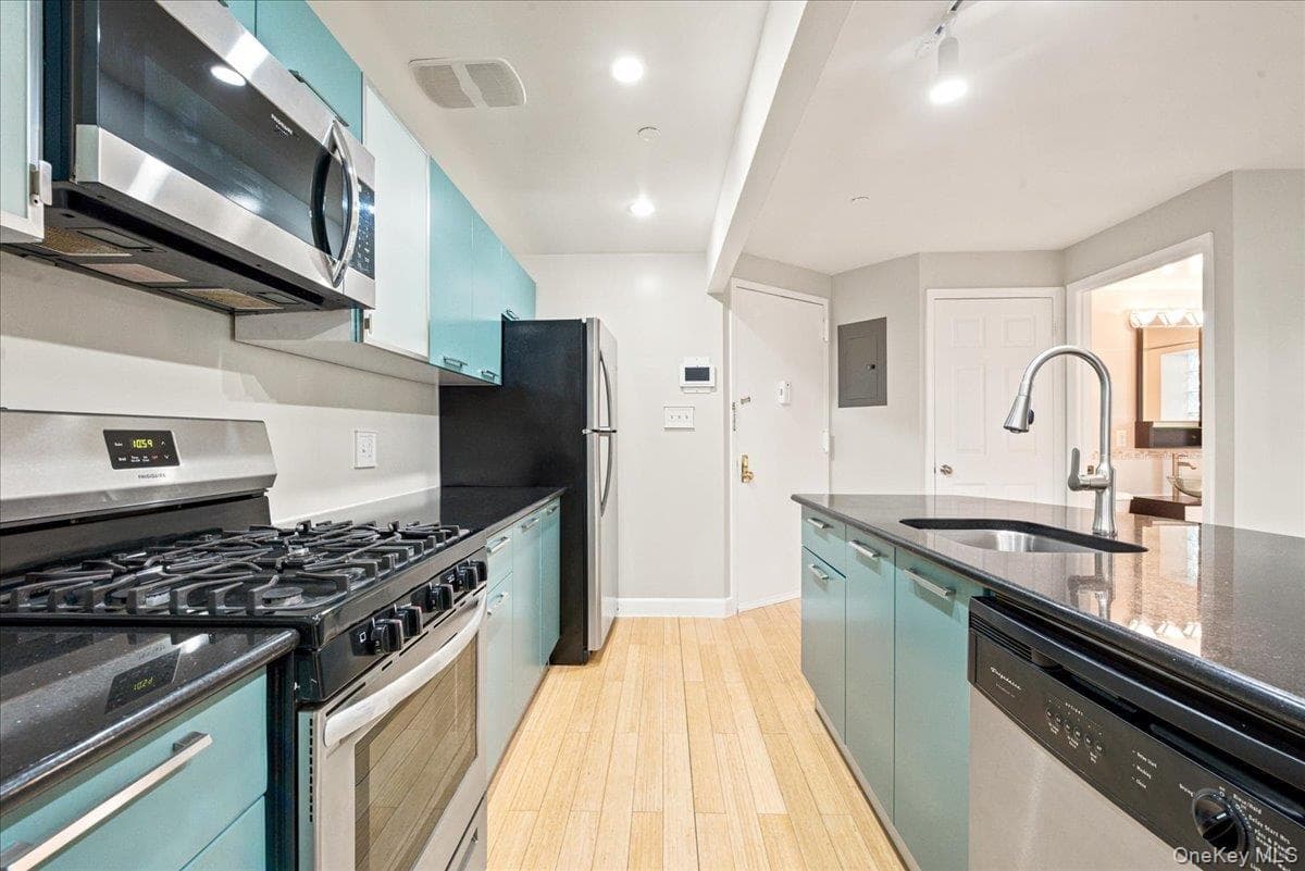 83-75 117th Street Unit: 4D thumbnail 9