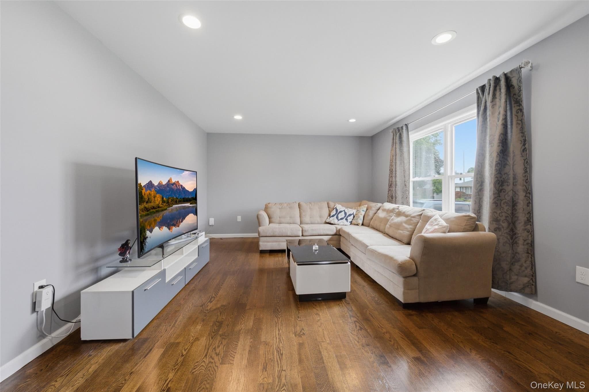 105 Wadsworth Avenue thumbnail 5