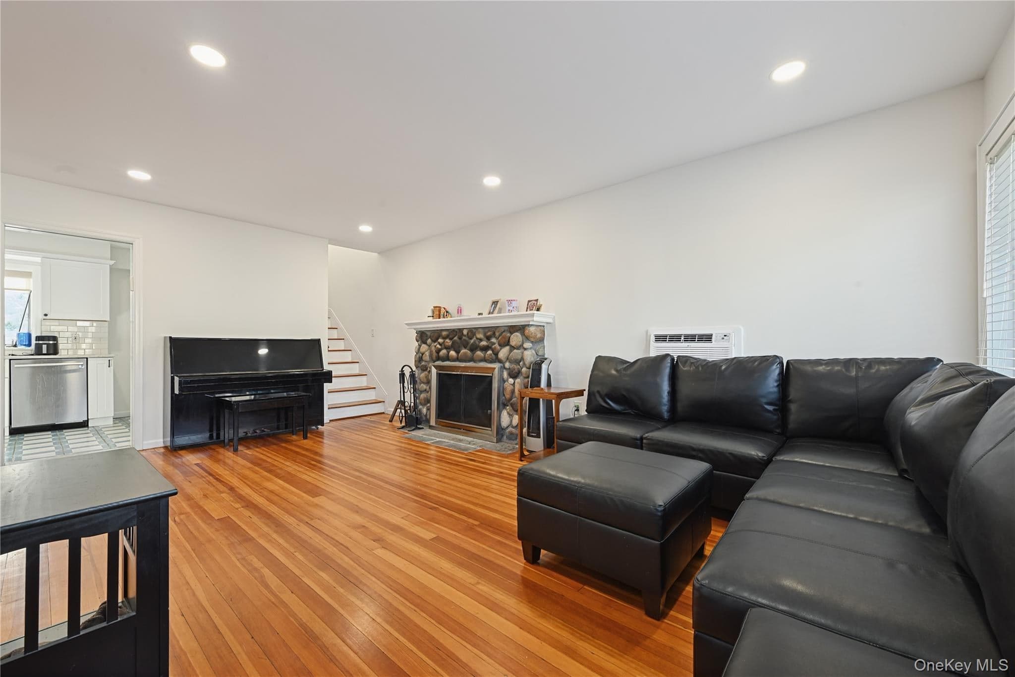 109 Longworth Avenue thumbnail 6