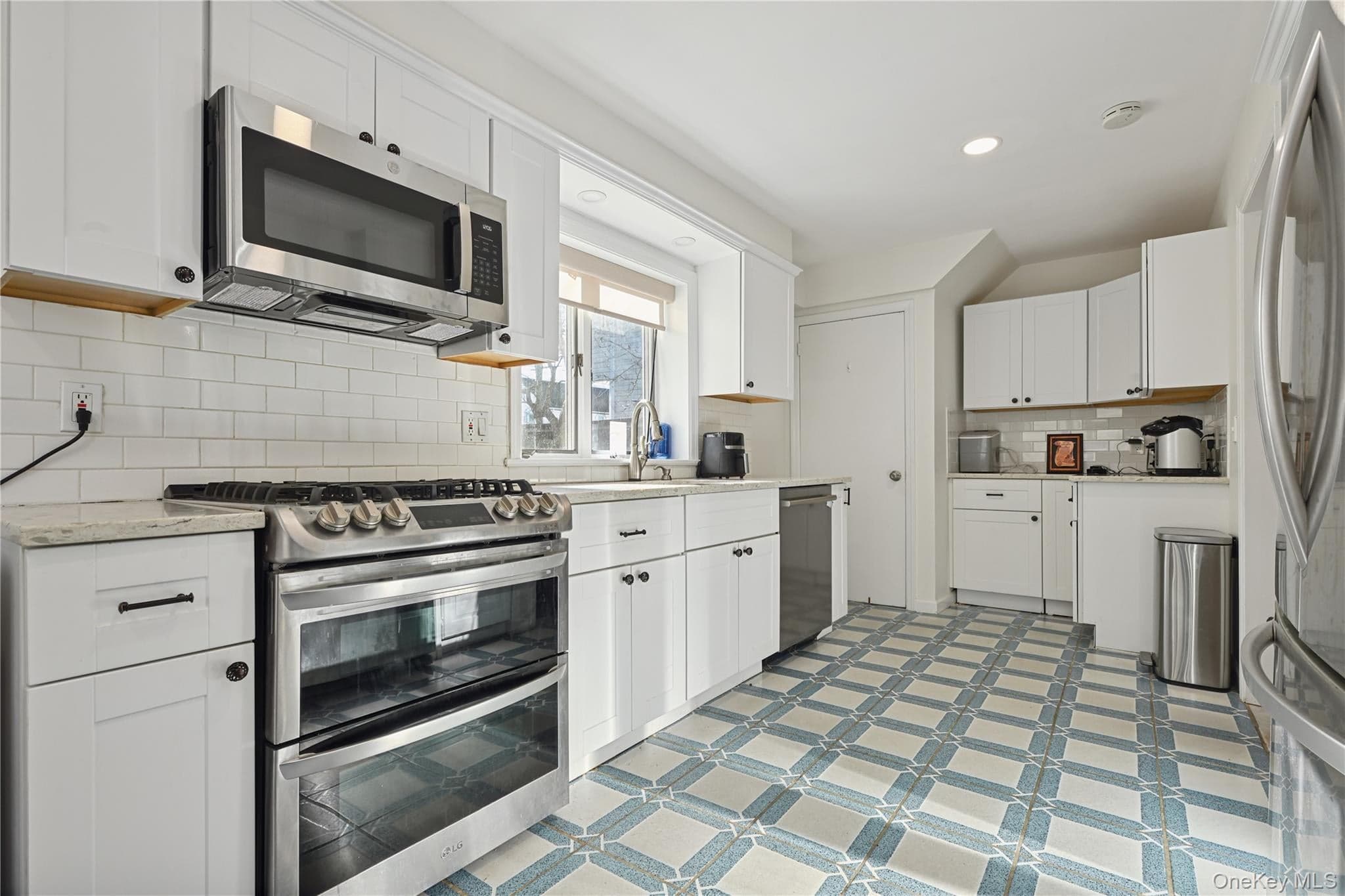109 Longworth Avenue thumbnail 13