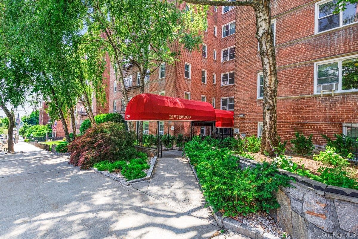 279 N Broadway Unit: 7A photo 1