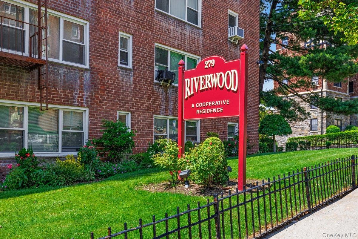 279 N Broadway Unit: 7A thumbnail 2