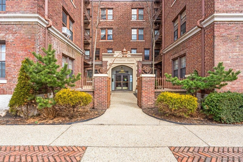 150 Burns St Unit: 3H/3G, Forest Hills