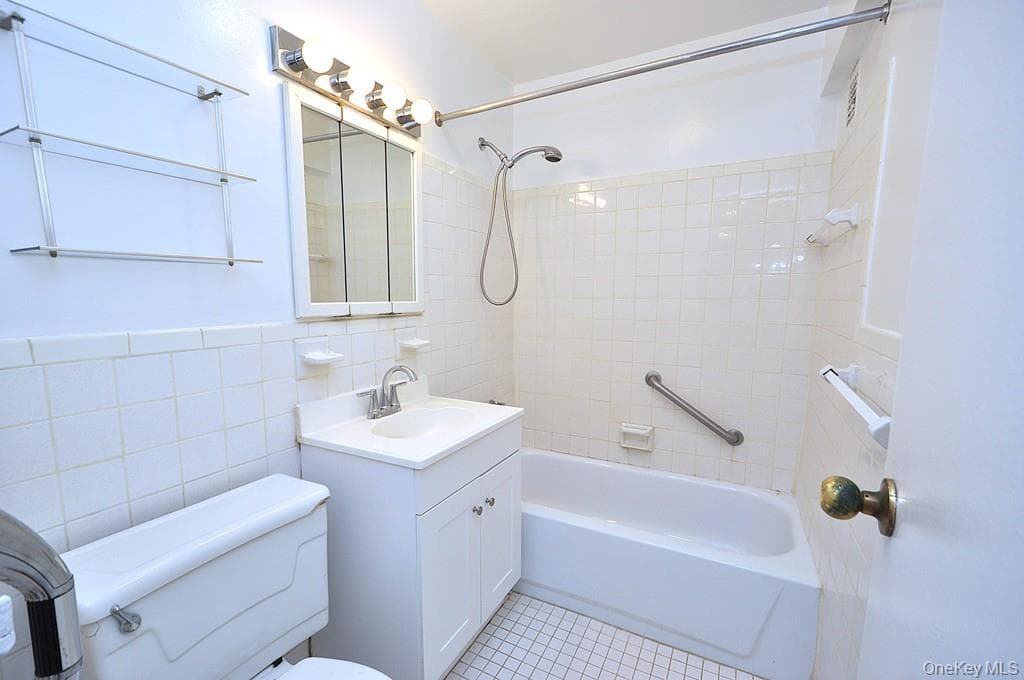 111 E Hartsdale Avenue Unit: 3D thumbnail 5