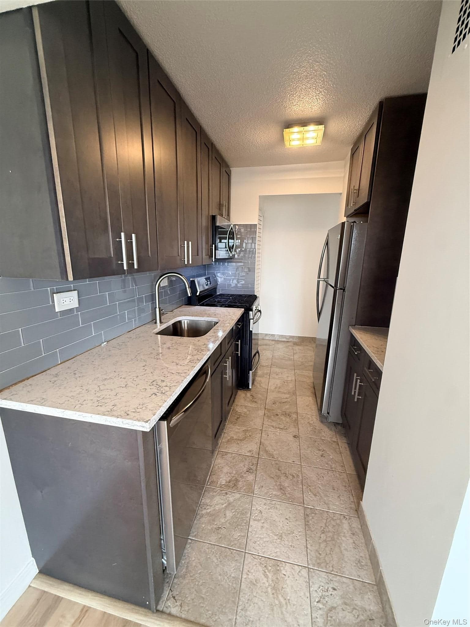 2550 Olinville Avenue Unit: 15H thumbnail 5