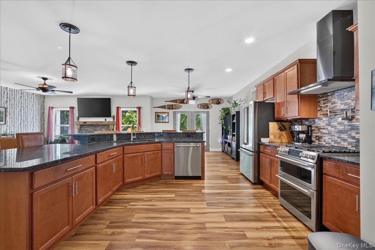 1410 Cosgrove Drive thumbnail 12