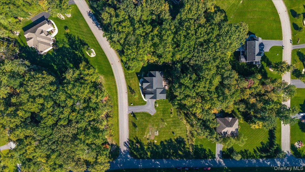 1410 Cosgrove Drive thumbnail 28