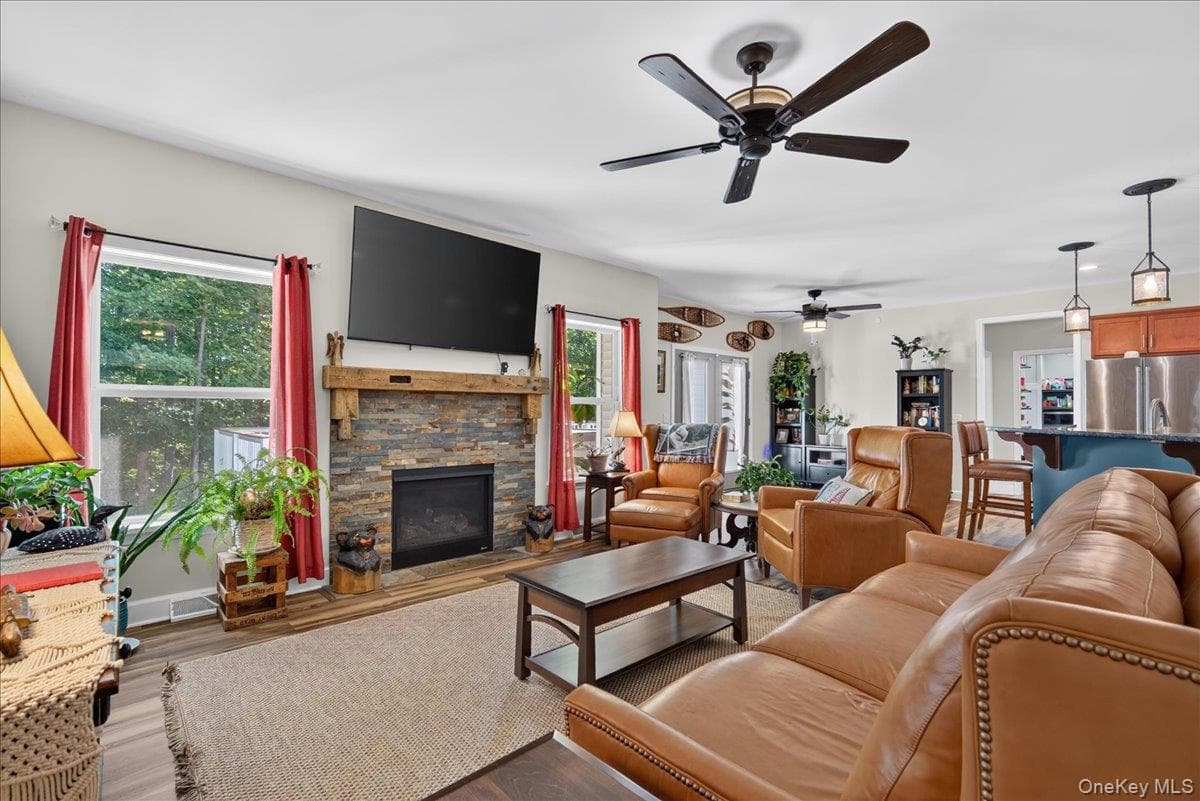 1410 Cosgrove Drive thumbnail 17
