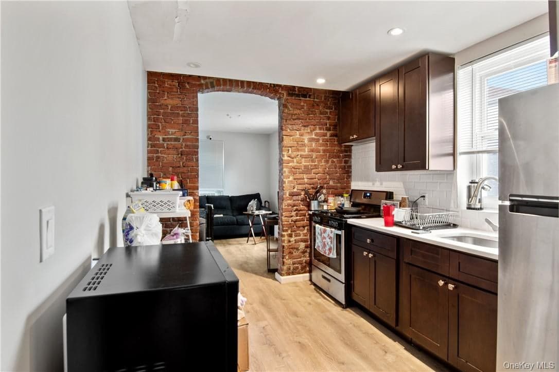 1225 Hollywood Avenue thumbnail 12