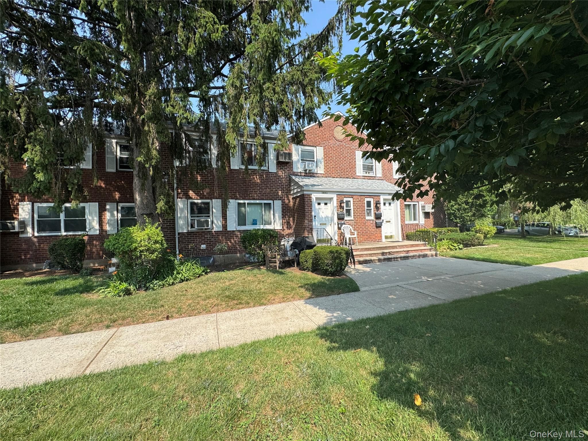 260-38 73 Avenue Unit: B1 thumbnail 2