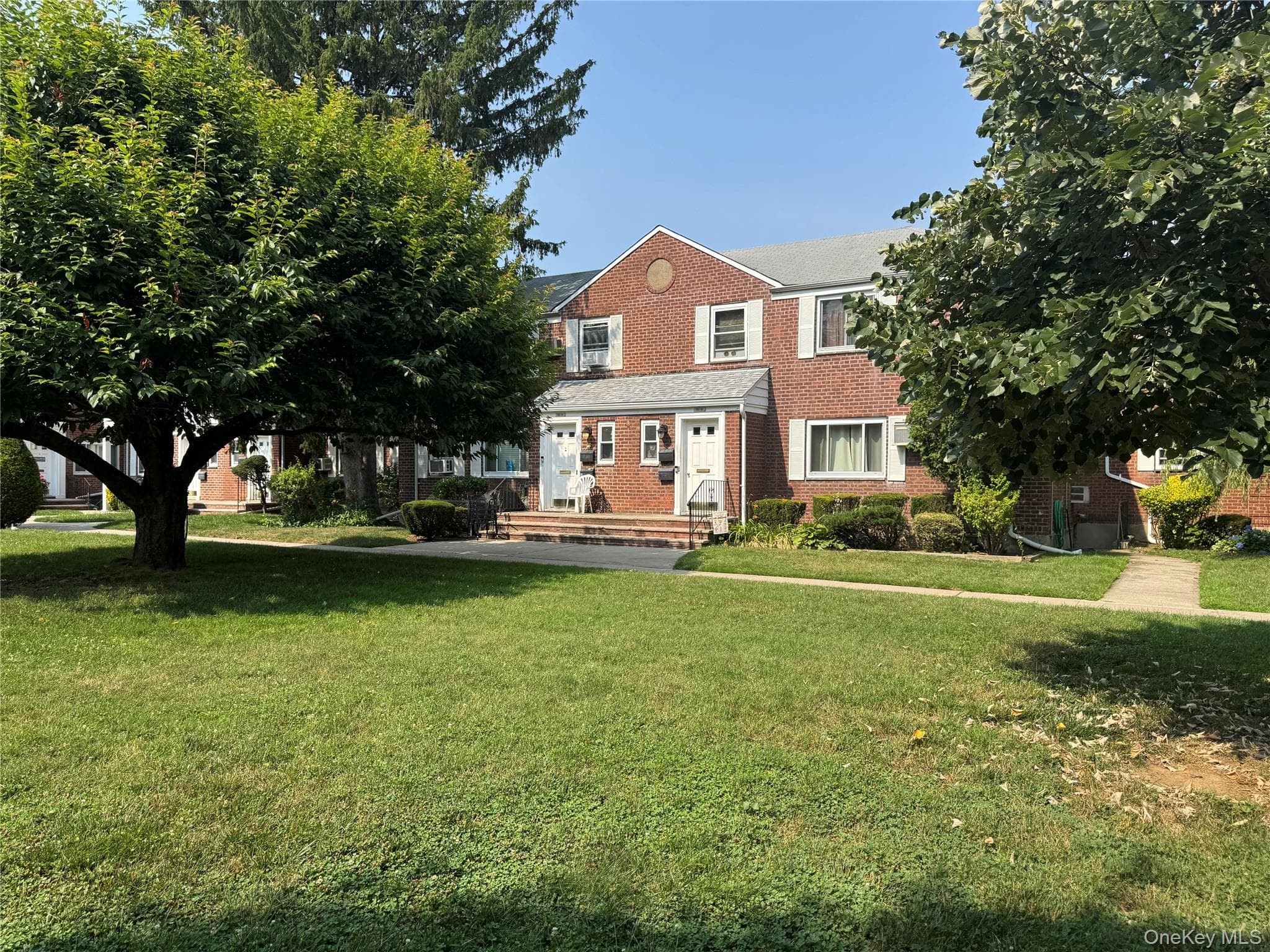 260-38 73 Avenue Unit: B1, Glen Oaks