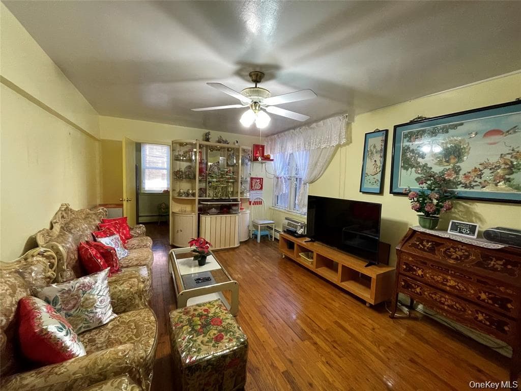 42-42 Colden Street Unit: B21 thumbnail 6