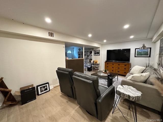 48 N Columbine Avenue thumbnail 17