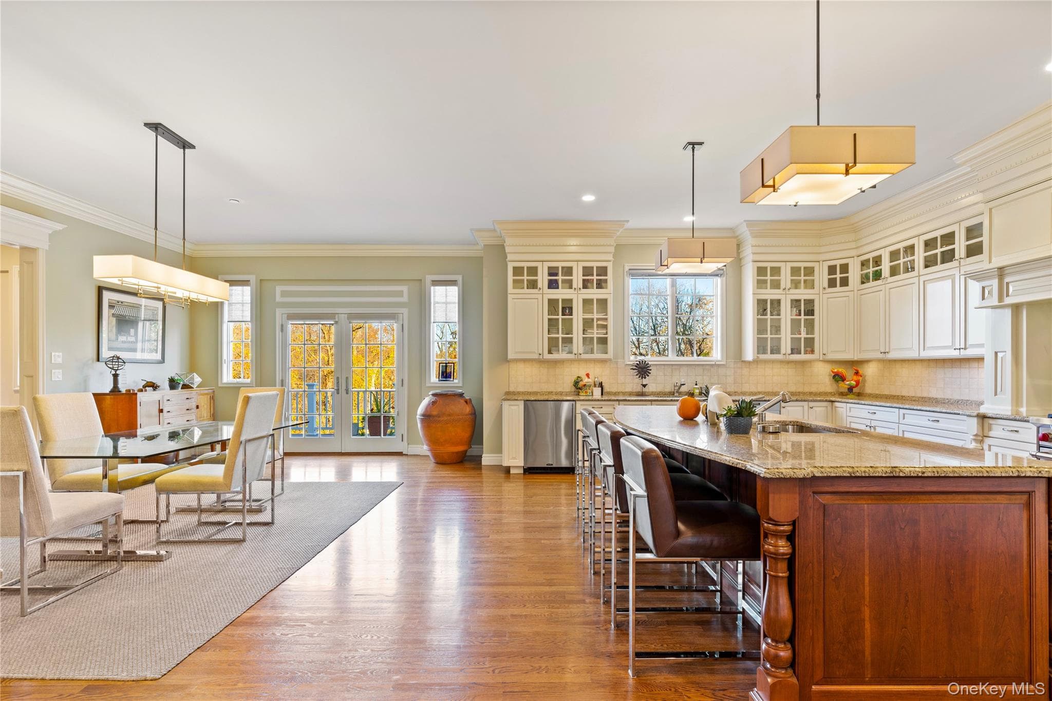 15 Knightsbridge Manor Road thumbnail 16