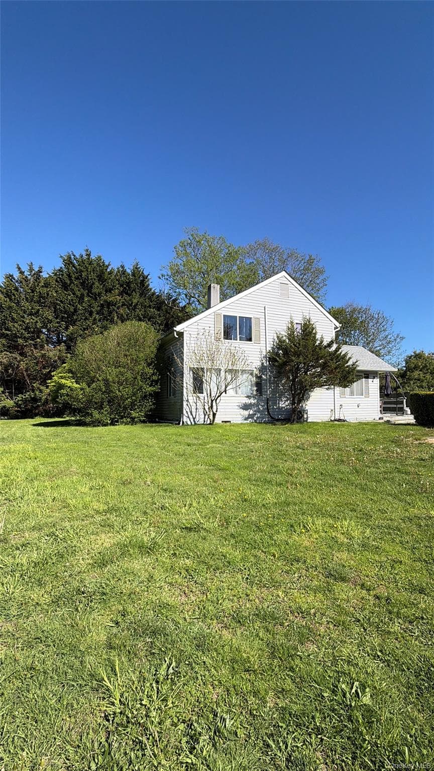 248 County Rd 39, Southampton