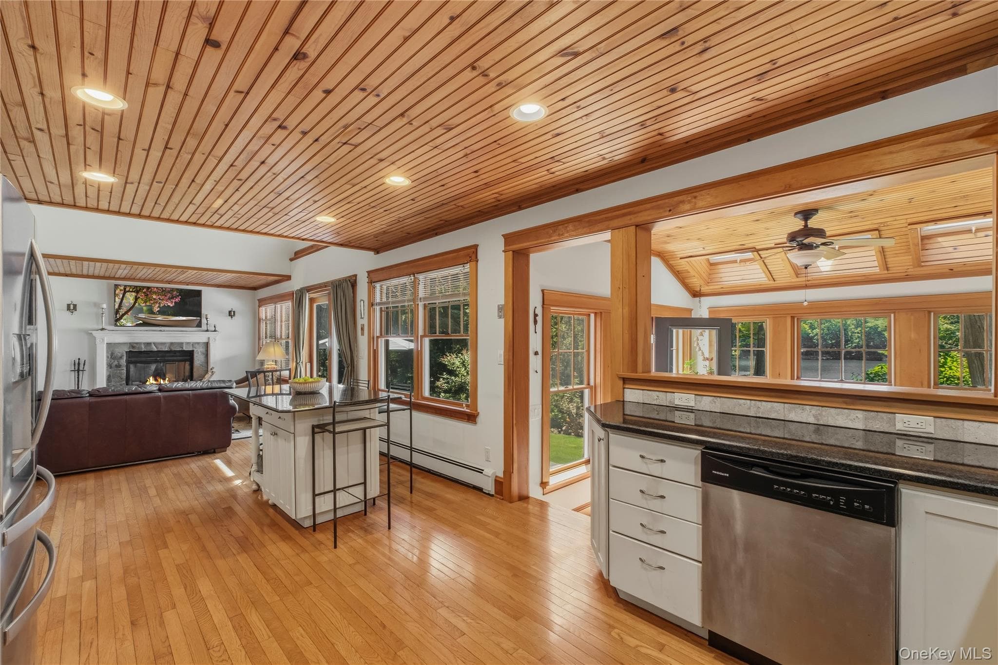 342 Lake Shore Road thumbnail 18