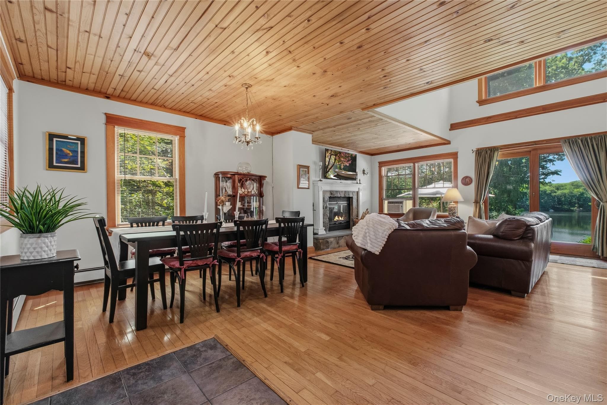 342 Lake Shore Road thumbnail 4
