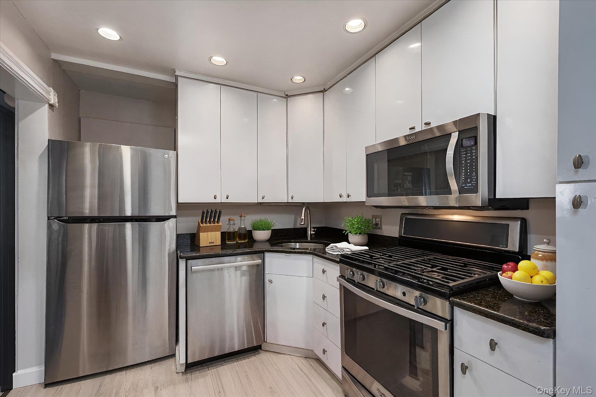 320 Brooklyn Avenue thumbnail 9