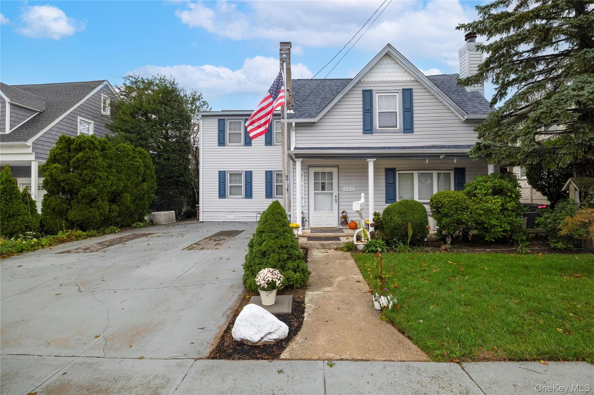 105 Wicks Lane, Malverne