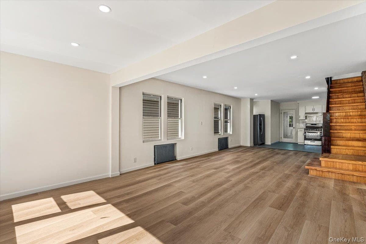 6134 Parsons Boulevard thumbnail 2