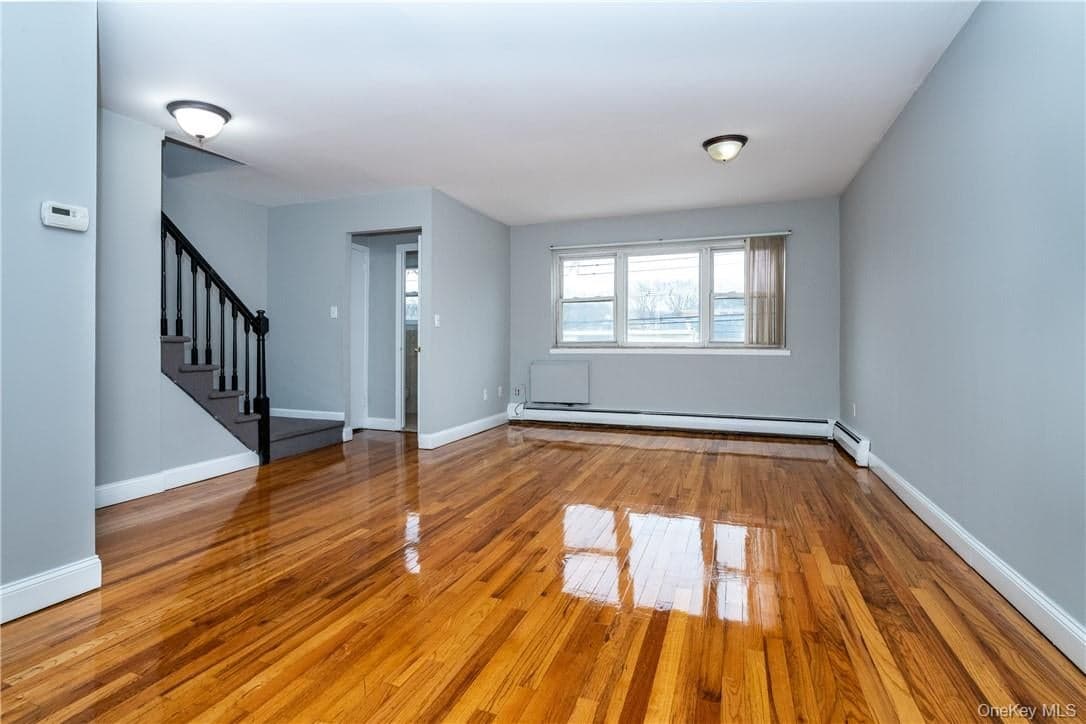 2545 Hollers Avenue thumbnail 2