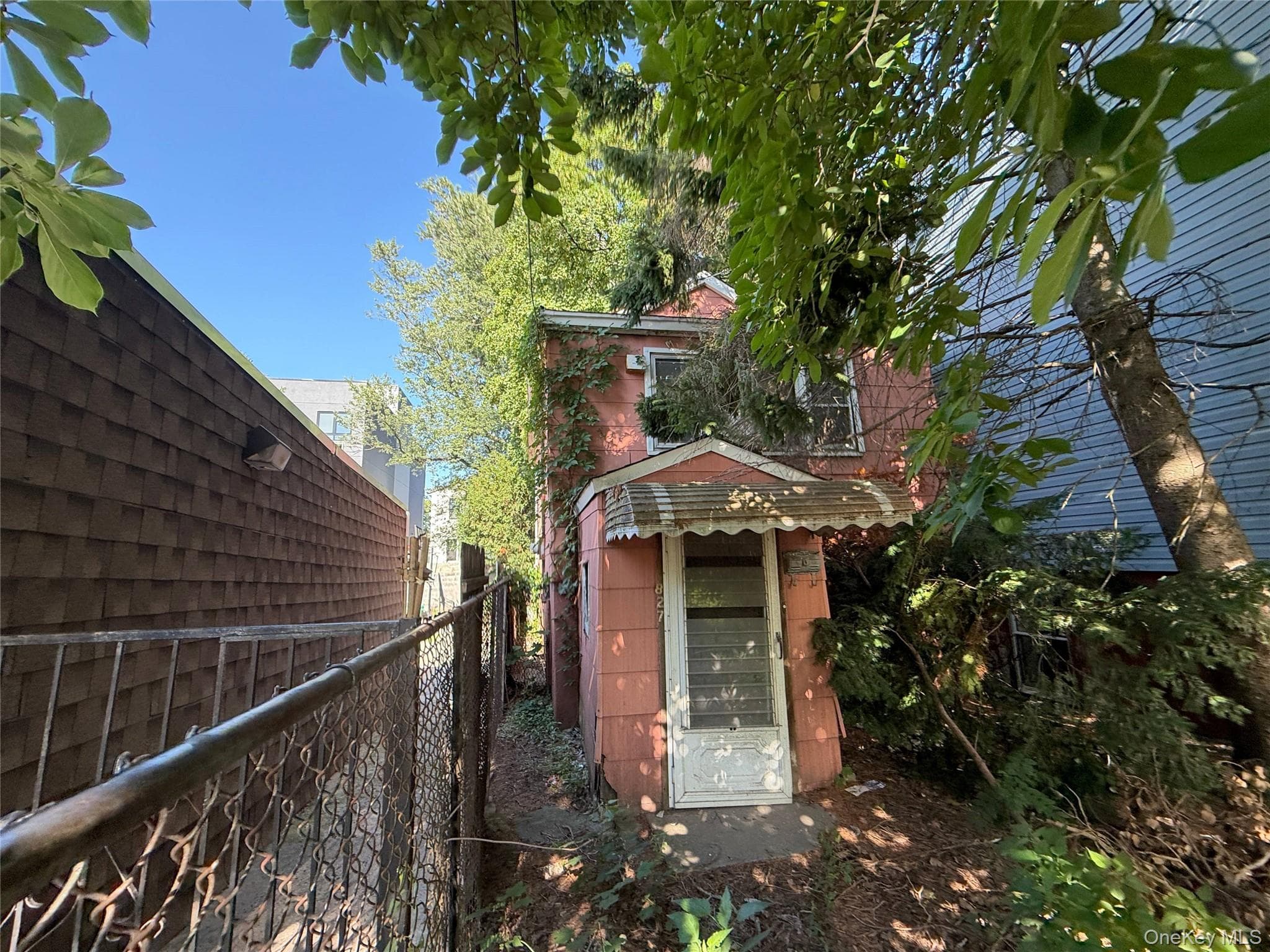 827 Pine Street photo 1