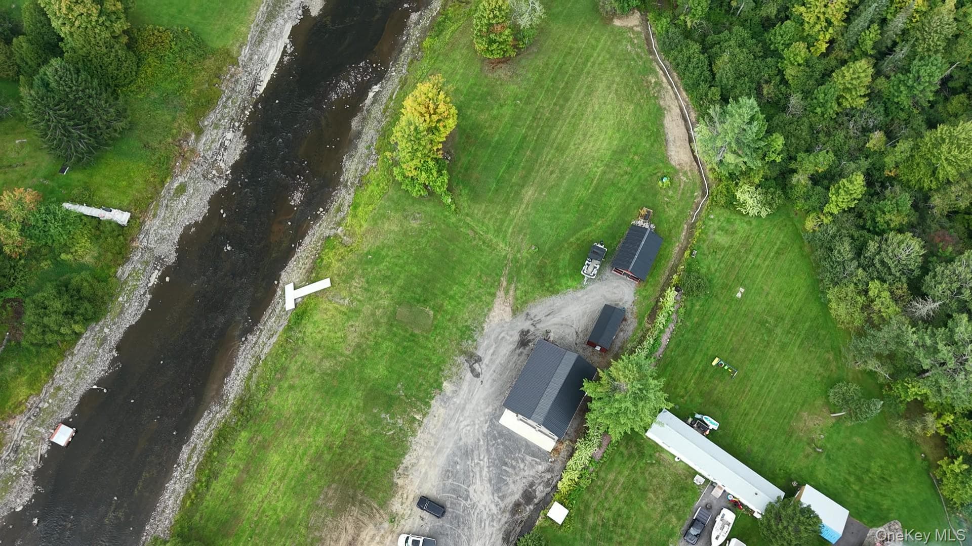 1452 Pardeeville Road thumbnail 5