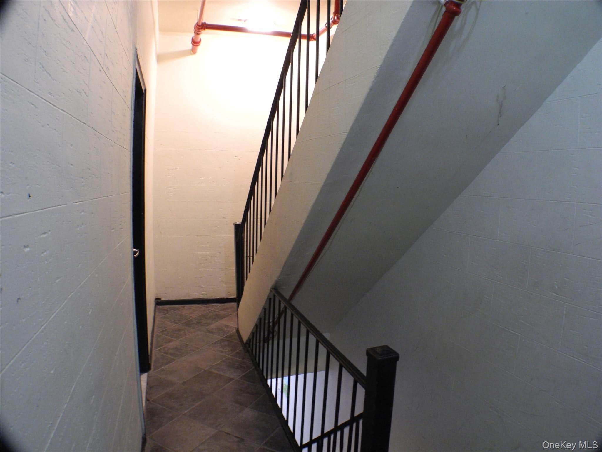 252 E 33 Street thumbnail 6