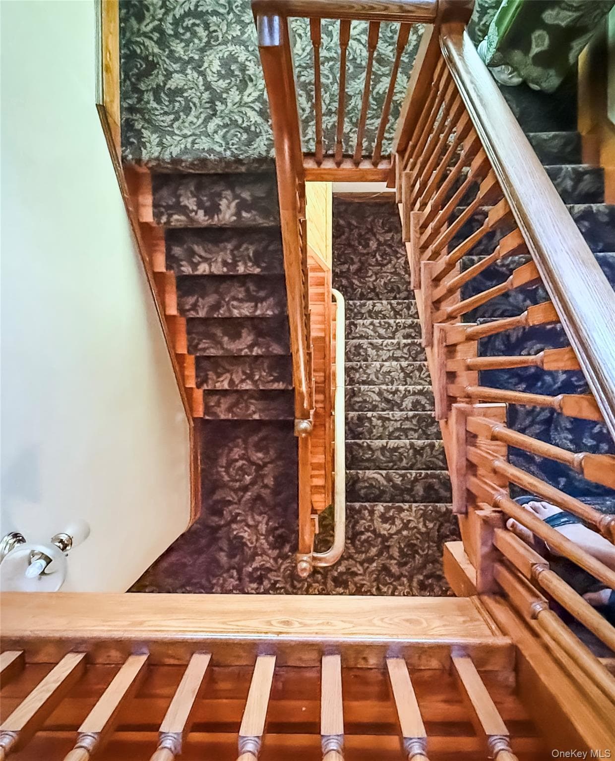 215 Maple Avenue thumbnail 14