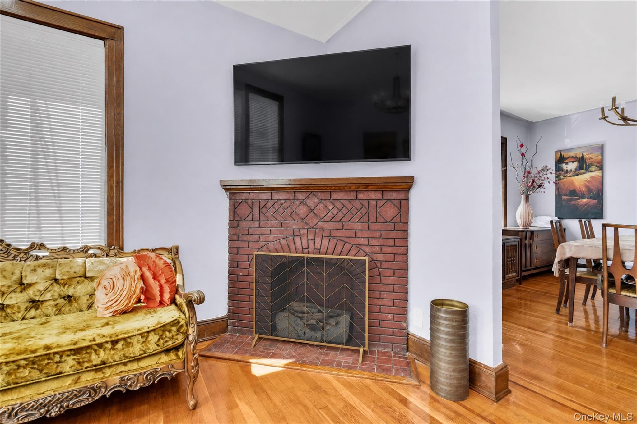 204-11 Murdock Avenue thumbnail 5