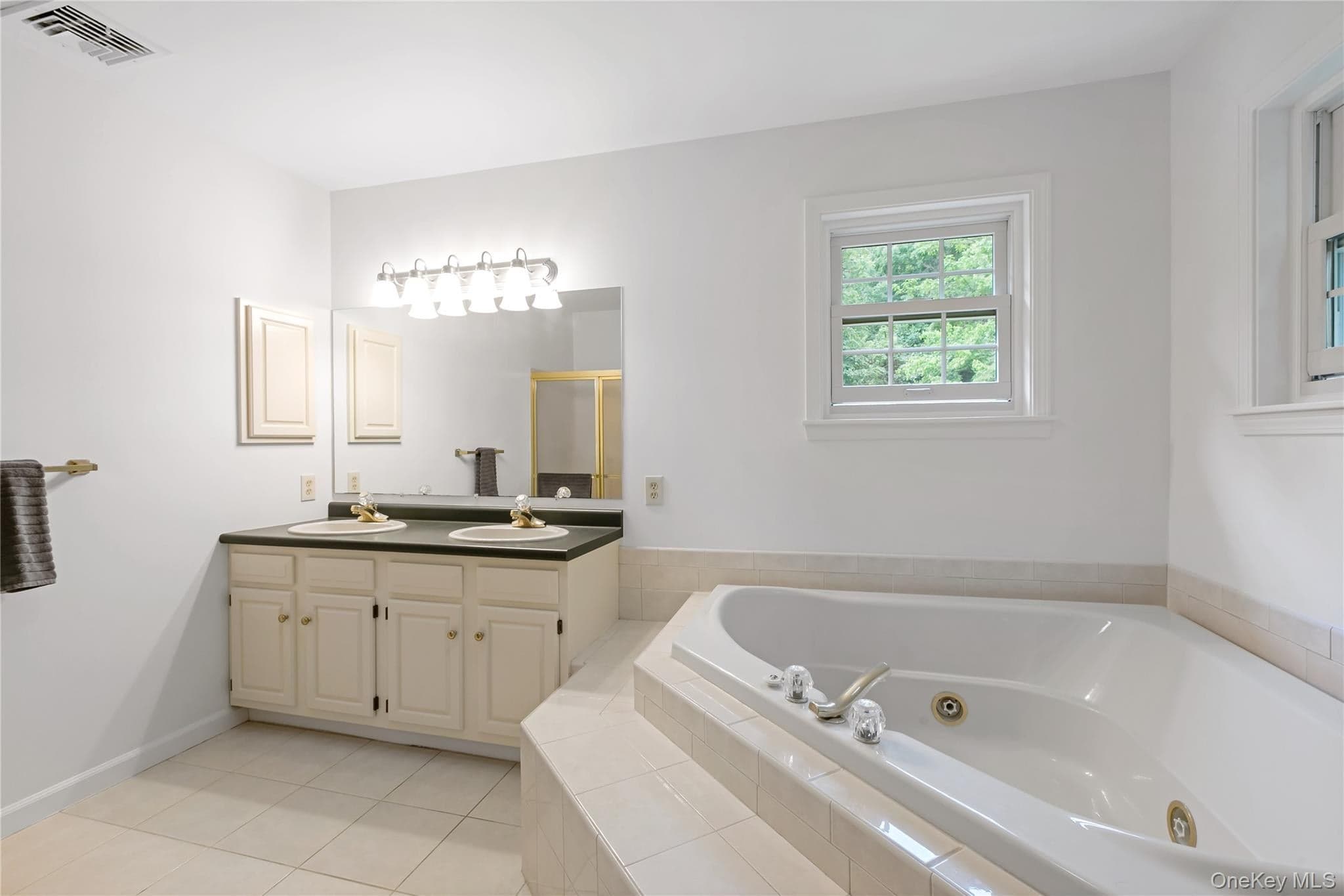 310 Avery Road thumbnail 16