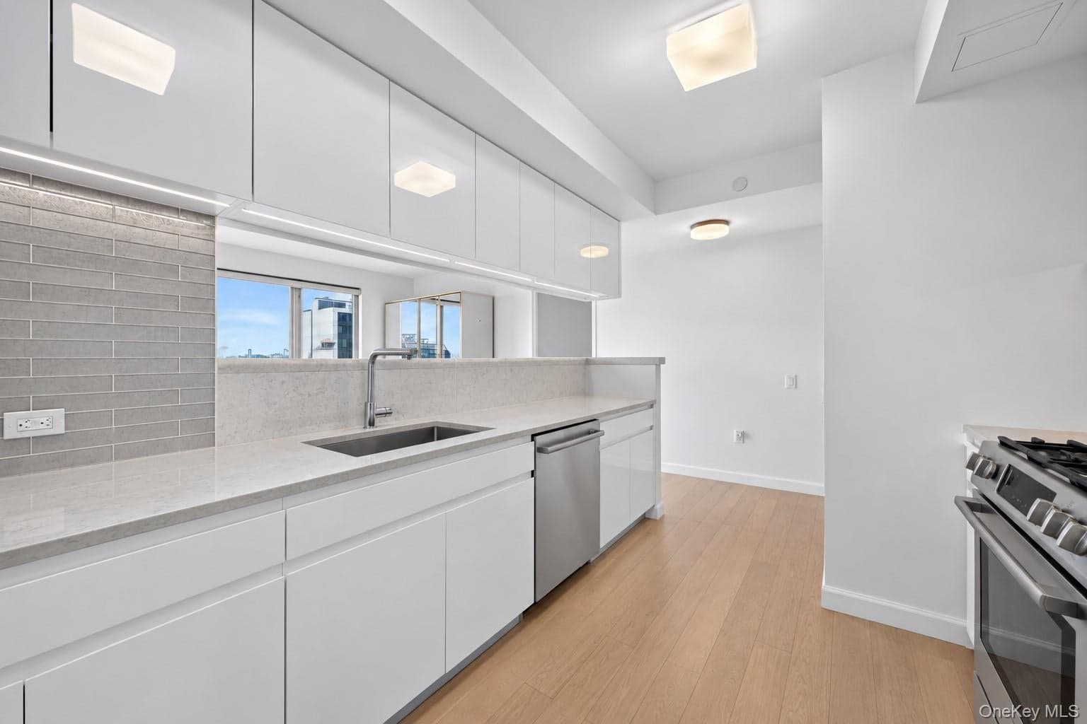 13835 39th Avenue Unit: 10H thumbnail 2