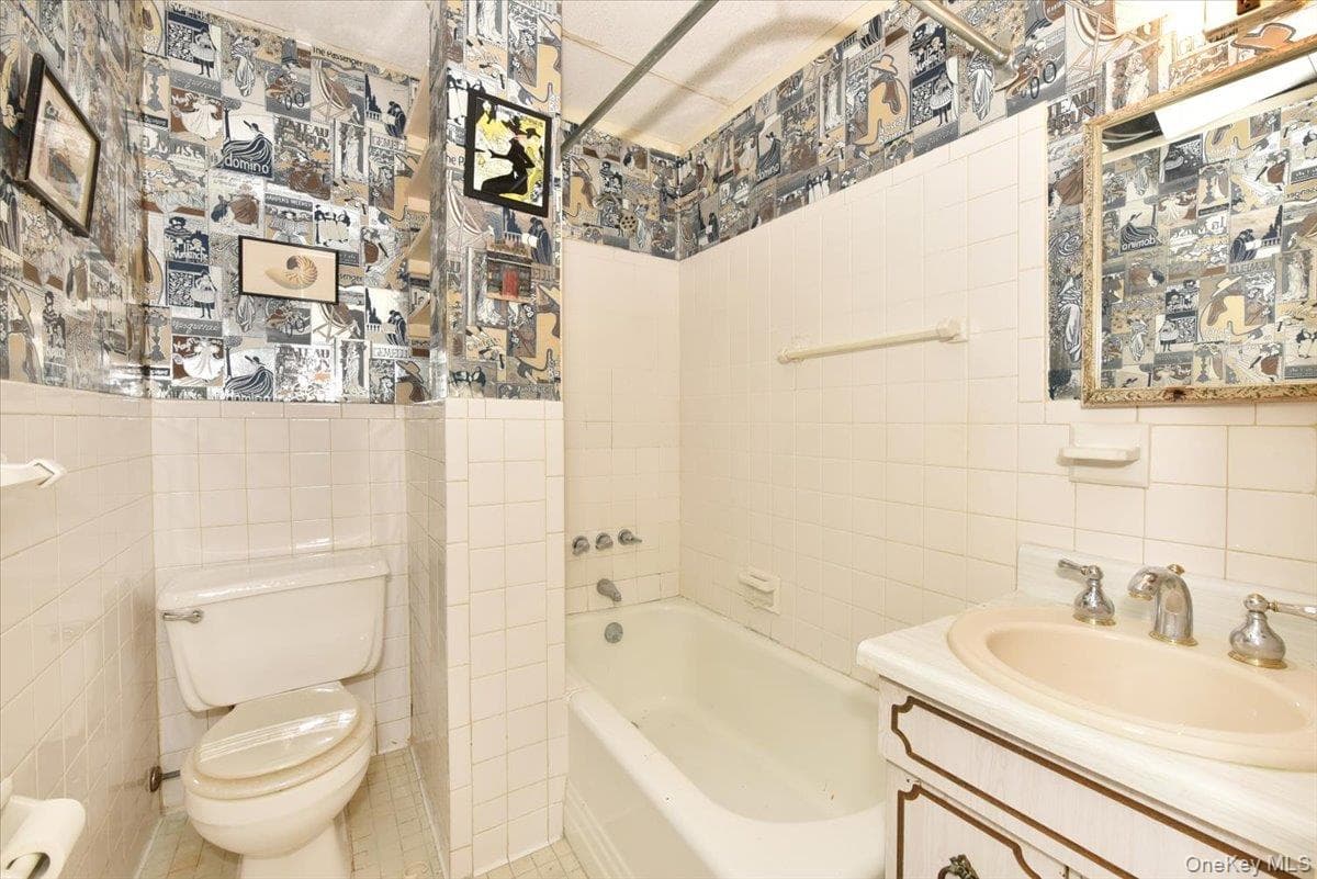40 Stoner Avenue Unit: 01 thumbnail 13