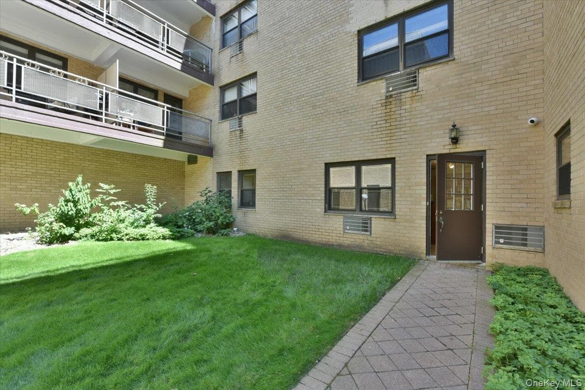 40 Stoner Avenue Unit: 01 thumbnail 14
