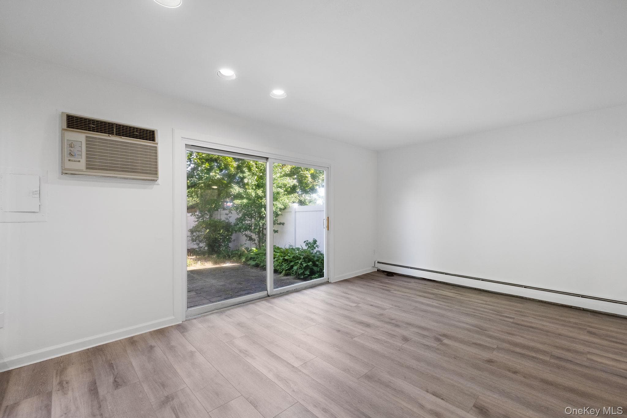72 Kennedy Drive thumbnail 8