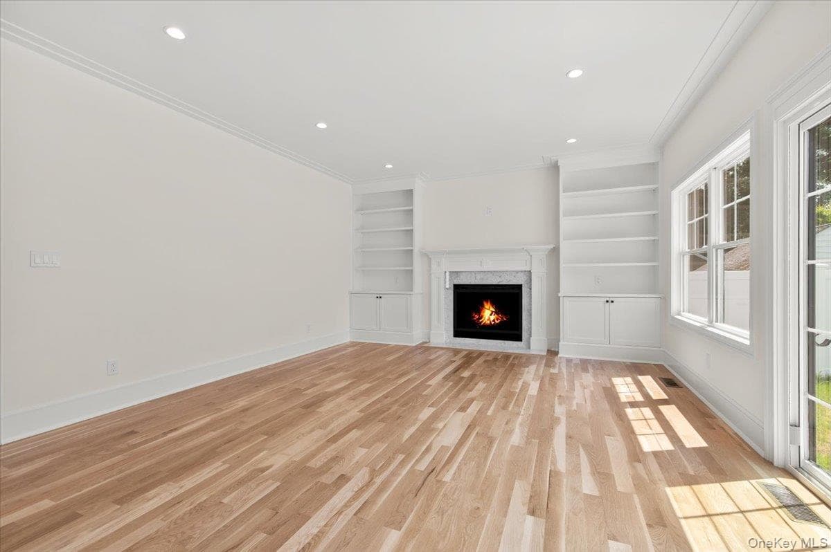 51 Willis Avenue thumbnail 19