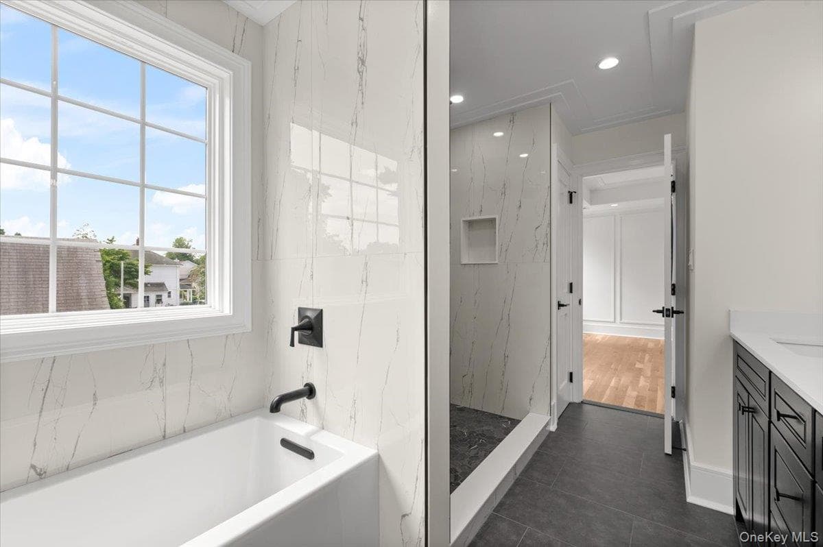 51 Willis Avenue thumbnail 39