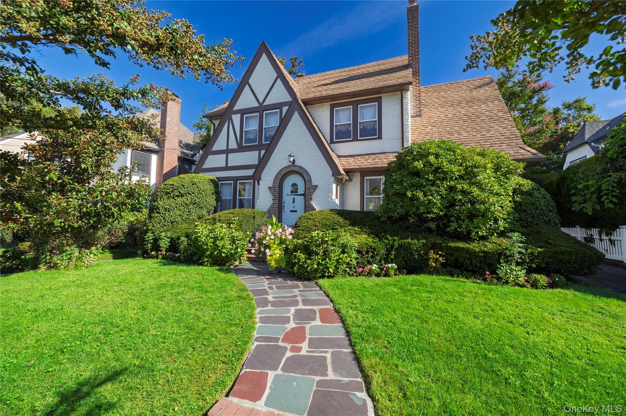 11 Demott Avenue, Rockville Centre