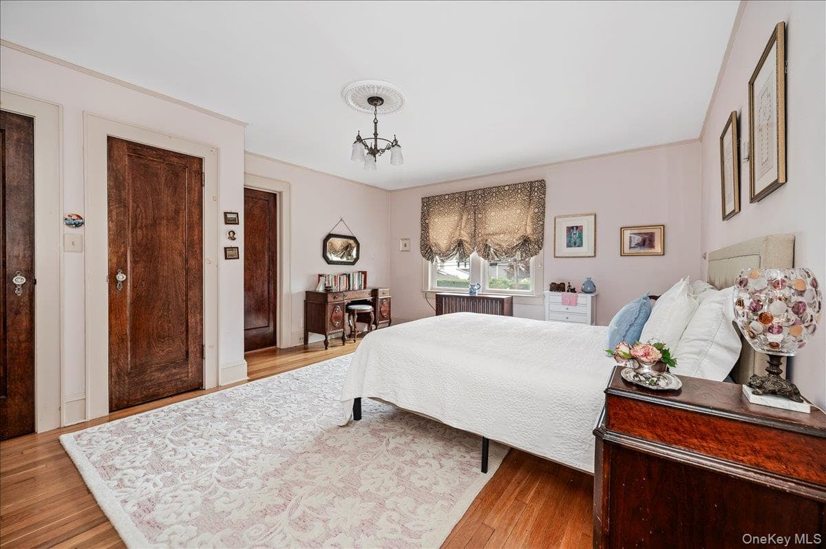 11 Demott Avenue thumbnail 15