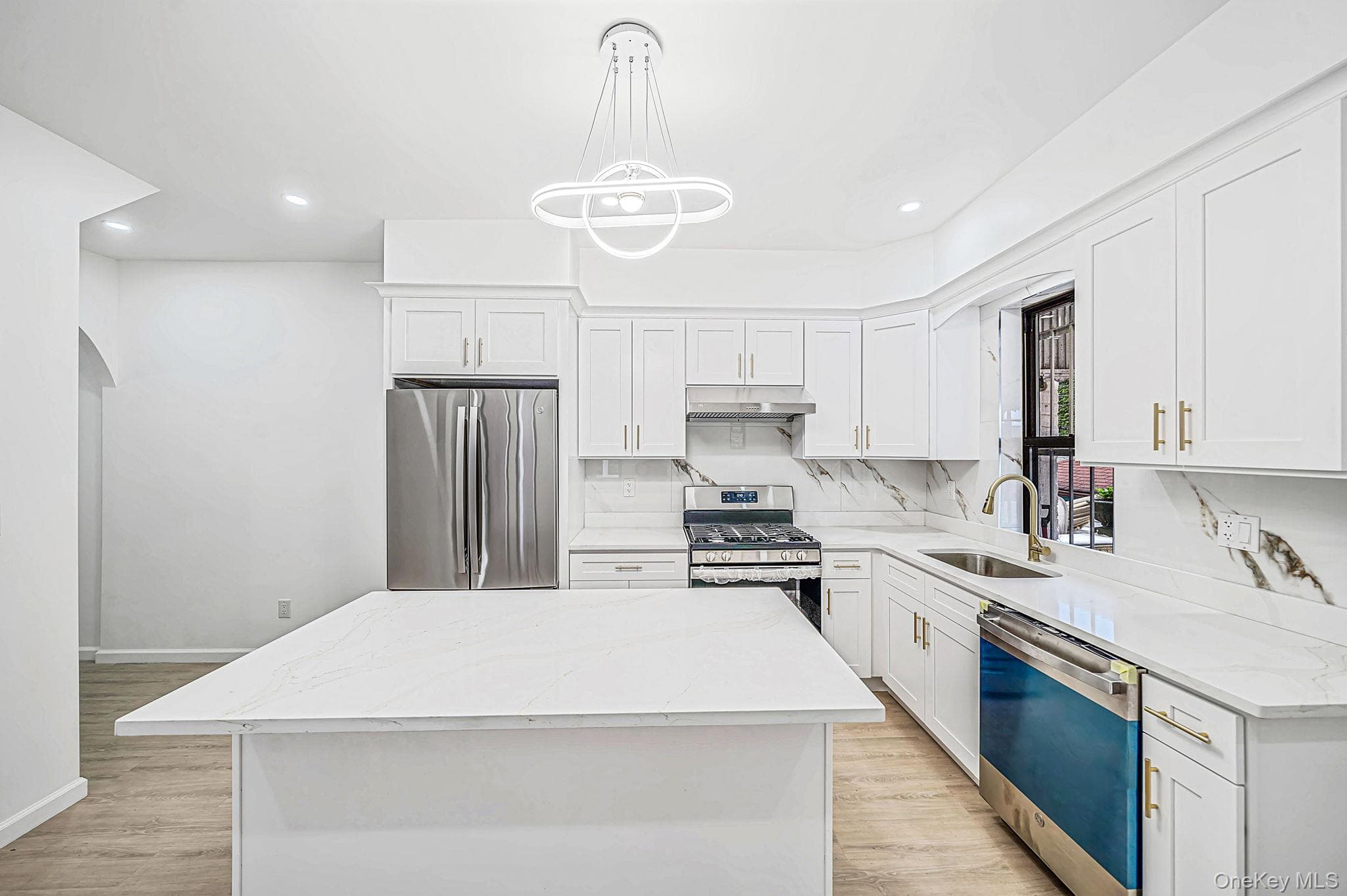 53 E 59th Street thumbnail 4