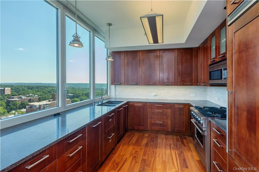640 W 237th Street Unit: 20B thumbnail 7