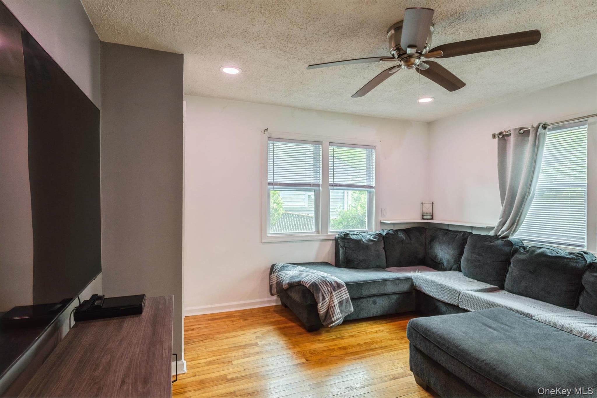 127 Hallock Landing Road thumbnail 6