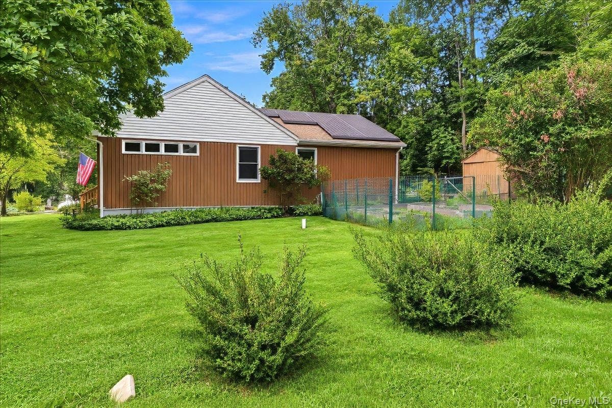 3740 Eleanor Drive thumbnail 23