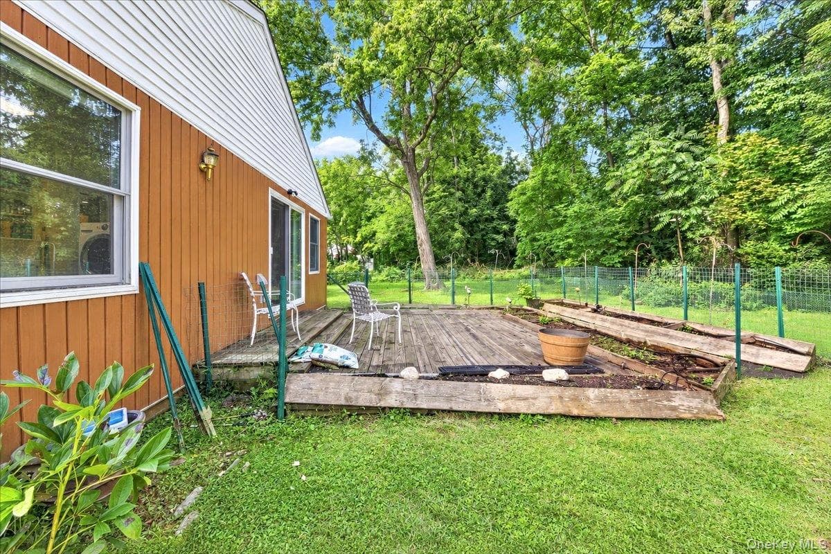 3740 Eleanor Drive thumbnail 22