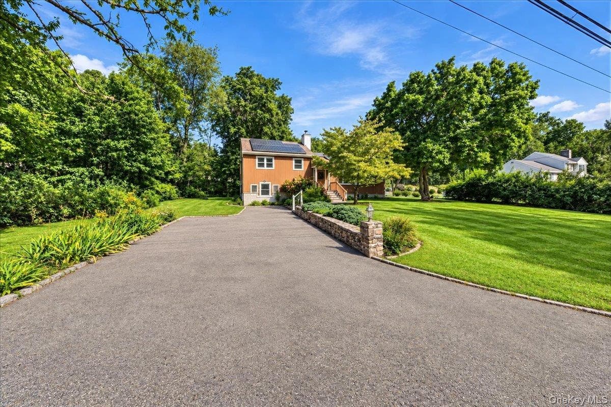 3740 Eleanor Drive thumbnail 3
