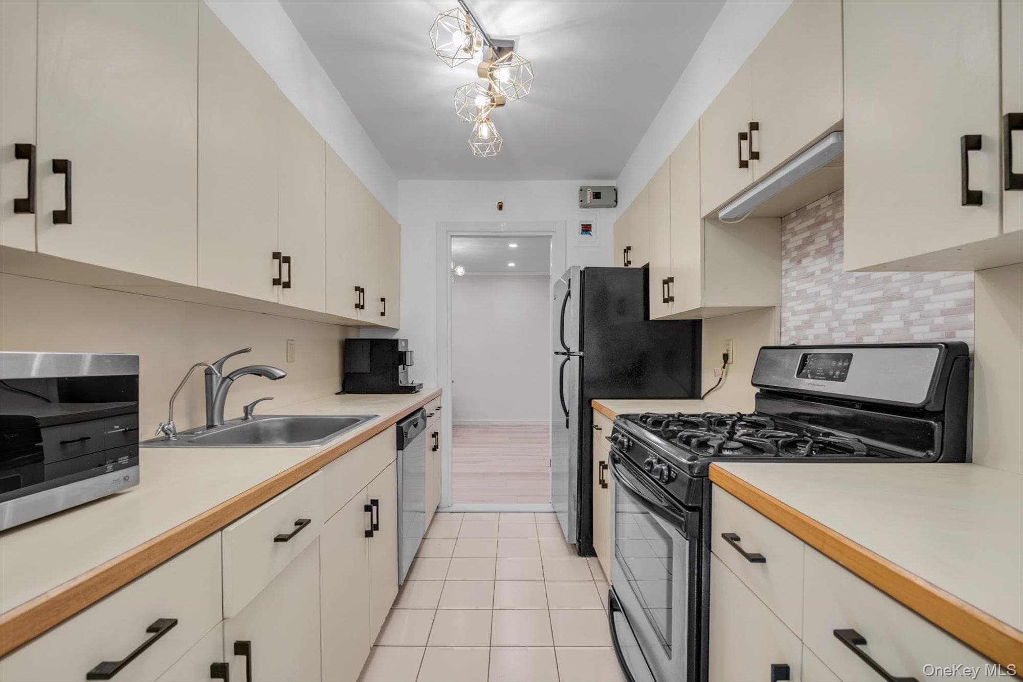 1203 E Broadway Unit: G13 thumbnail 7