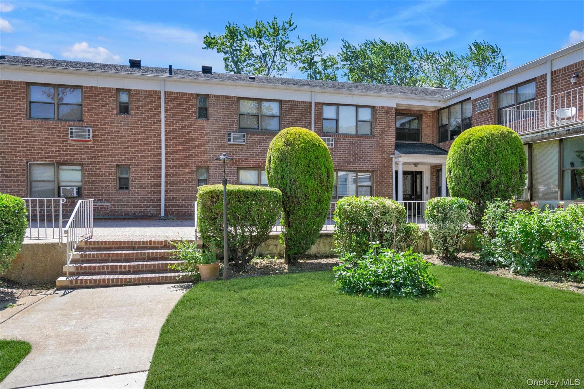 1203 E Broadway Unit: G13 thumbnail 2